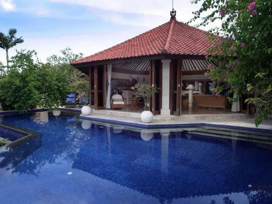Villa 4 Kamar Tidur dengan Pemandangan Laut Disewakan, di Ungasan - Image 4 of 8