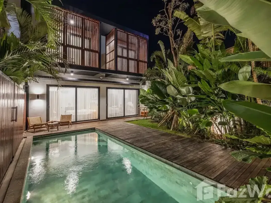 3 Bedroom Villa for sale in Batu Bolong, Bali - Image 1 of 10