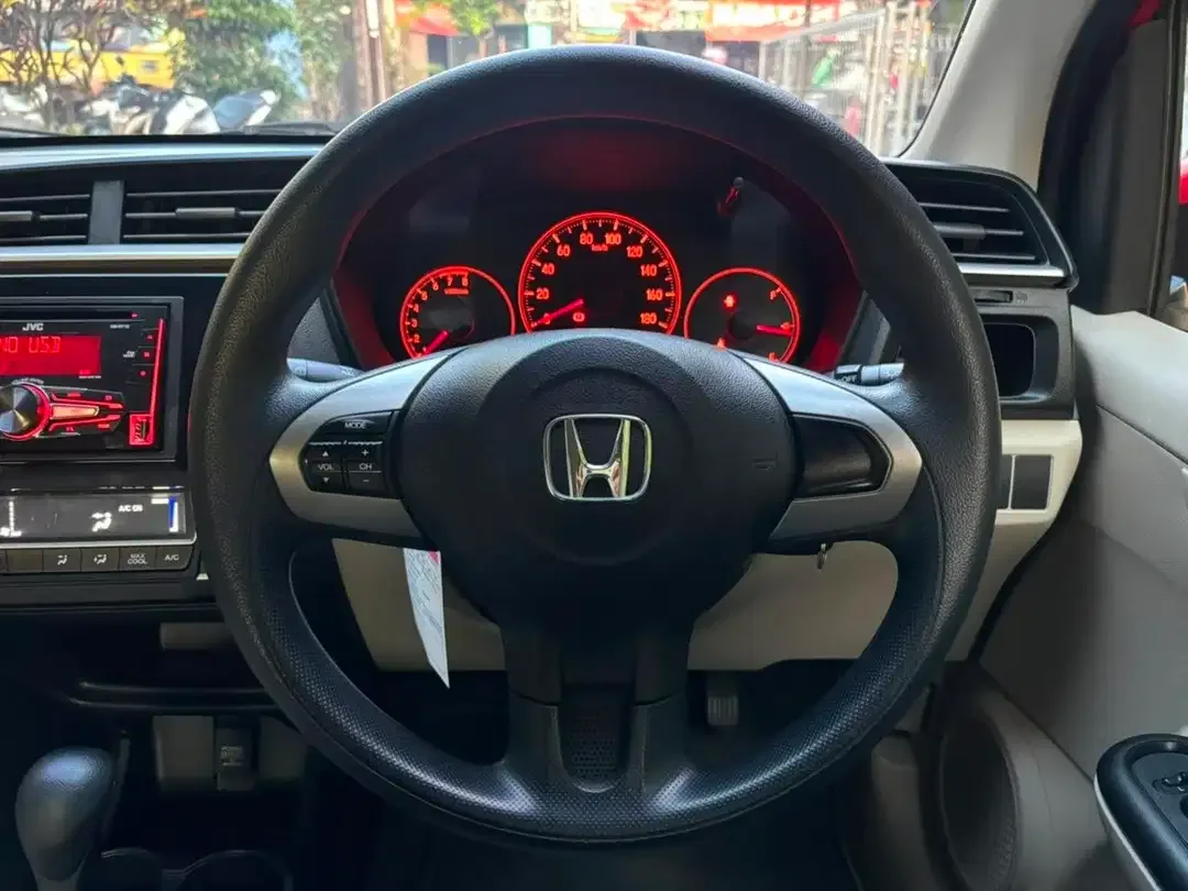 HONDA BRIO E SATYA 2018 - Image 8 of 10
