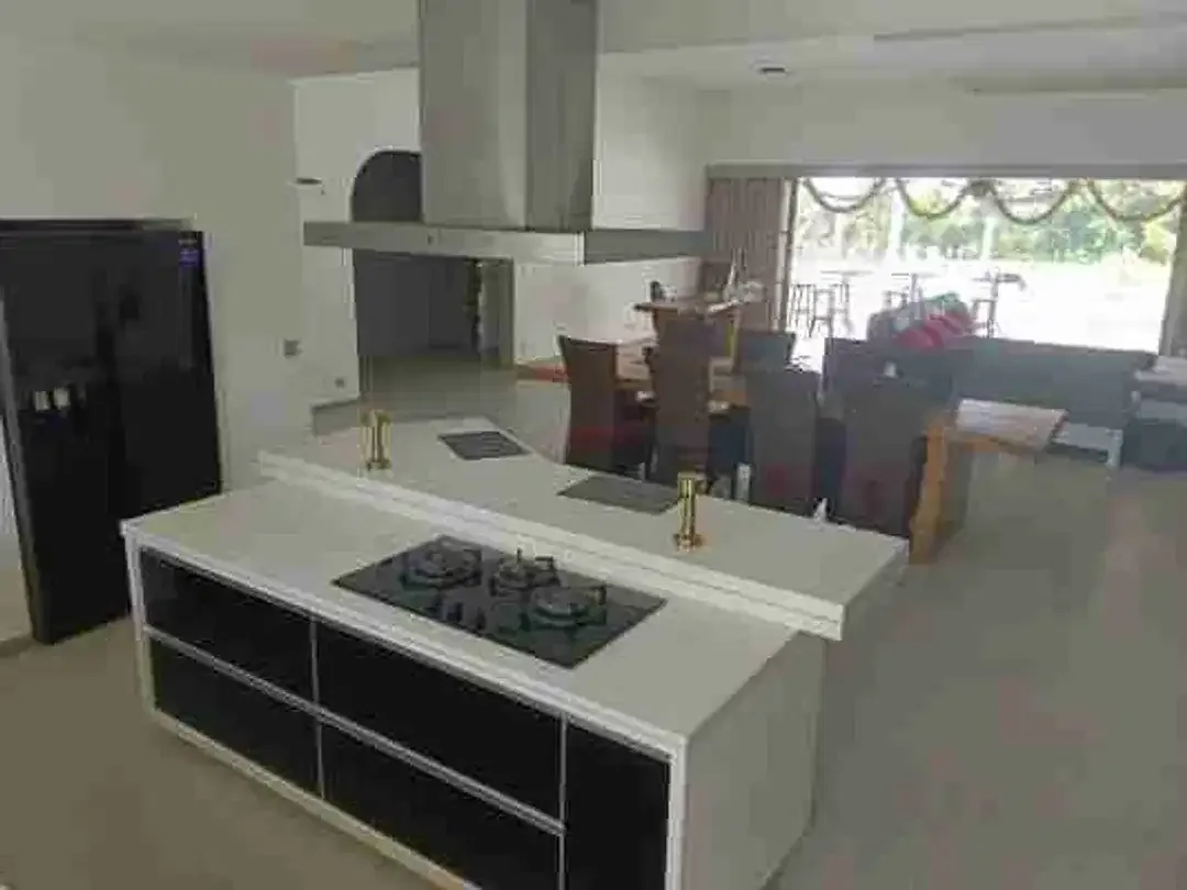 DIJUAL / FREEHOLD / LEASEHOLD : Modern Luxury 5 Bed, Jl. Pantai Nyanyi, Kediri, Tabanan, Bali - Image 4 of 10