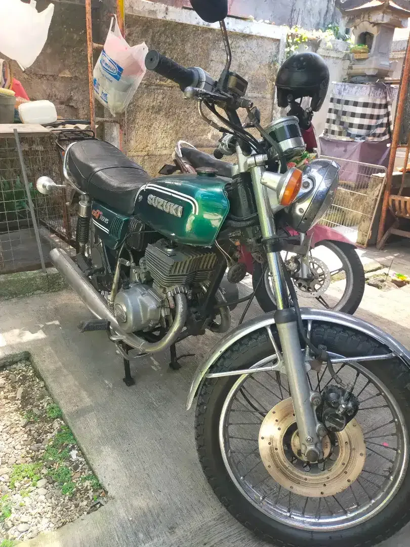 Suzuki GT 185 tahun 1976 - Image 2 of 3