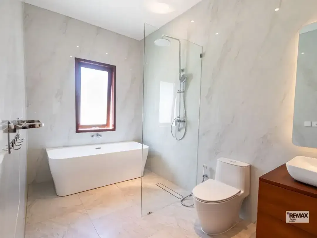 Modern Wood-Style Villa - 58-Year Leasehold In The Heart Of Sanur - Image 7 of 10