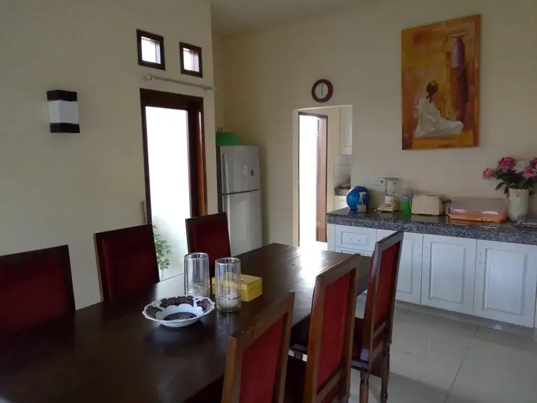 OLD MONEY LUXURY HOUSE IN PUPUTAN RENON - Image 4 of 8