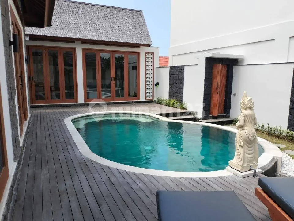 Villa Lokasi Strategis Nyaman Dekat Fasilitas Publik, Tibubeneng - Image 2 of 4