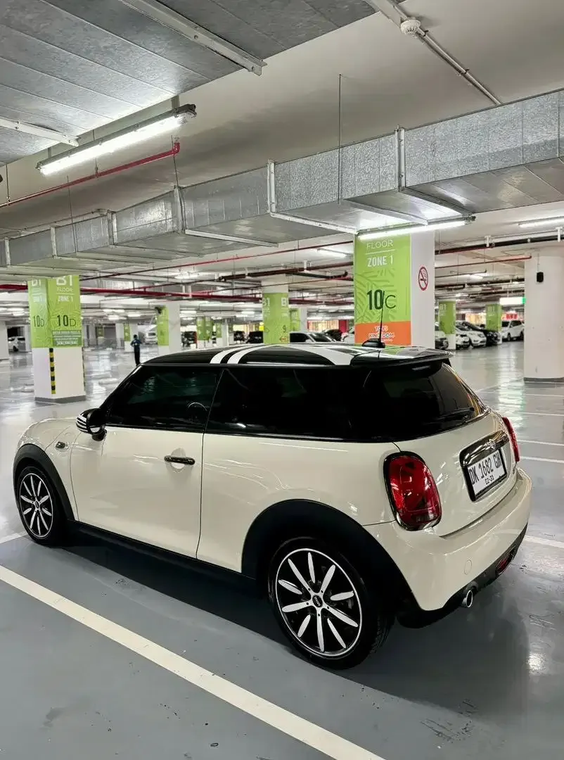 MINI COOPER 2018 LOW KM - Image 5 of 10