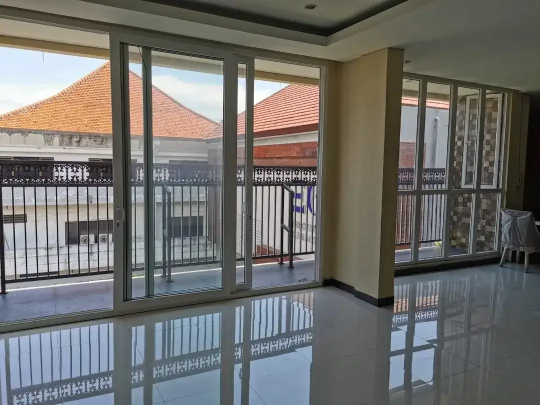 RUKO 3 LANTAI MODERN DIJUAL & DISEWAKAN – AREA IMAM BONJOL - Image 8 of 10