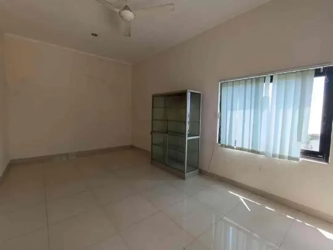 ID:H-137 Disewakan Rumah Ubung Denpasar Bali Dekat Gatsu Kerobokan Dalung - Image 7 of 10