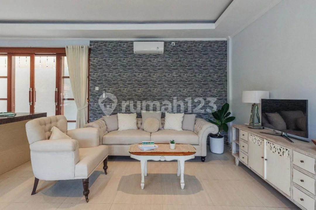 Di Sewakan Villa Mewah Kerobokan - Image 3 of 4