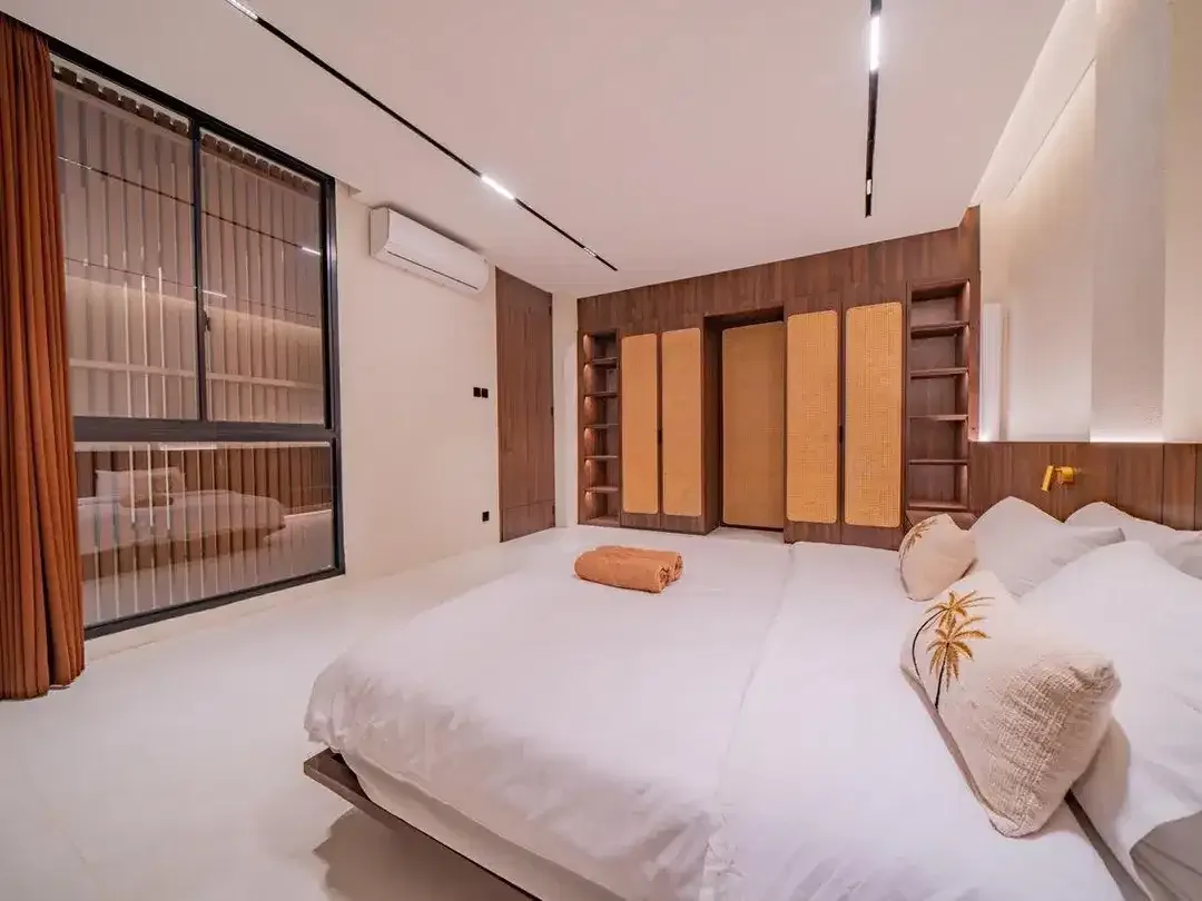 EXCLUSIVE BOUTIQUE TROPICAL VILLA IN PRIME SEMINYAK - Image 8 of 10
