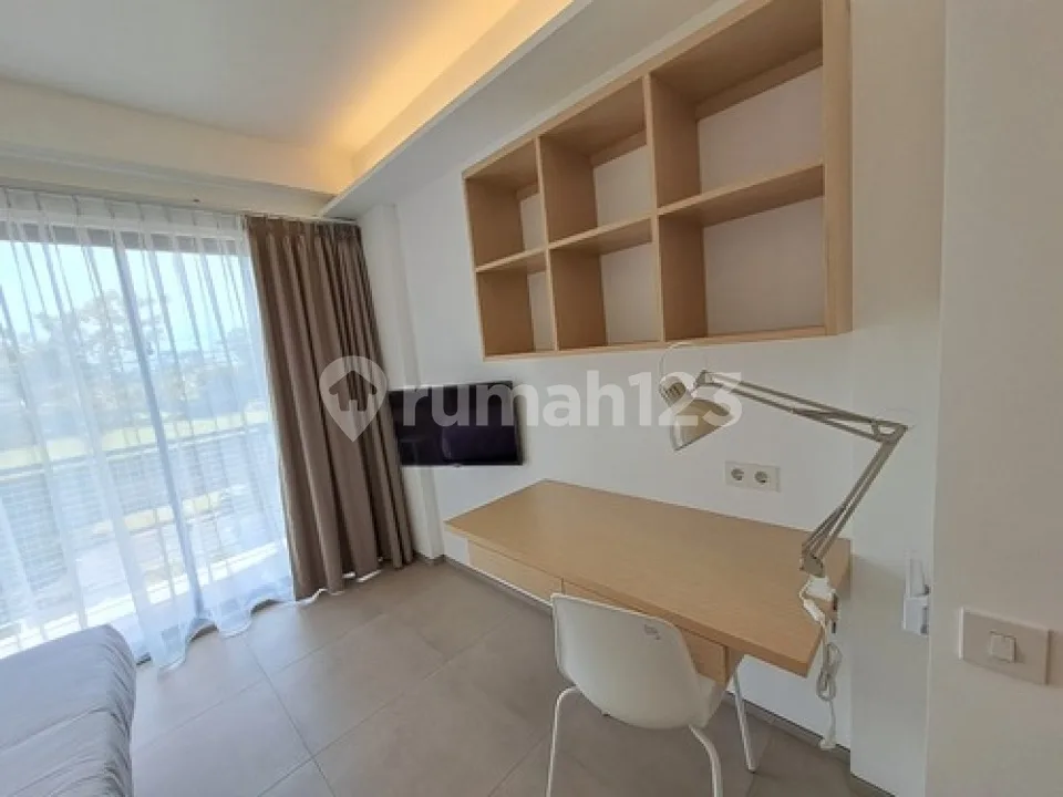 Cozy And Modern Apartment With Single Bed Close To Airport In Sunset Road Kuta - Image 3 of 4