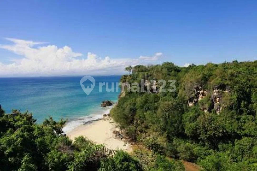 Tanah 10,35 Ha Private Beach & Cliff Land Dekat Ayana Resort - Jimbaran - Image 1 of 4
