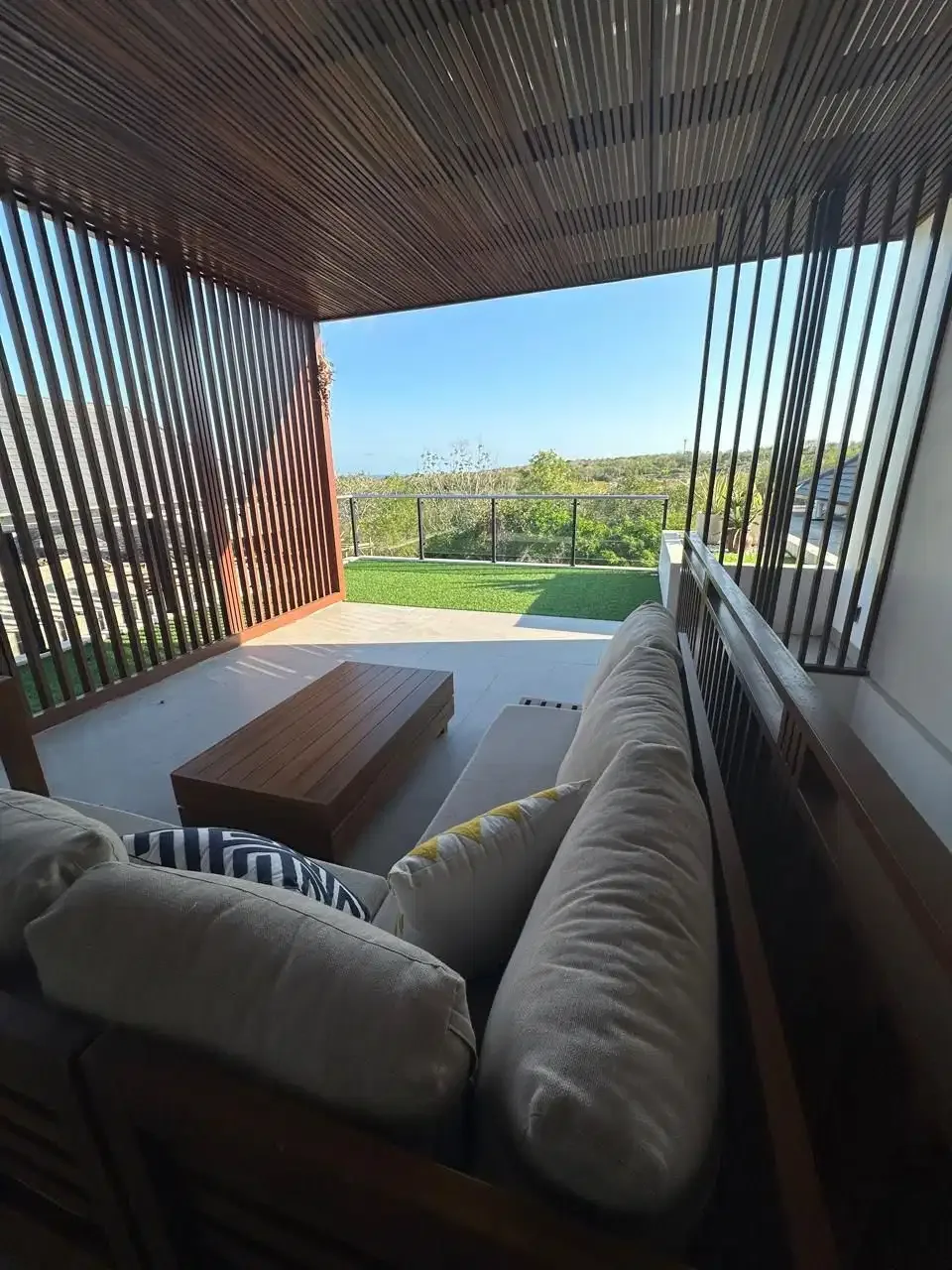 VILLA BRAND NEW 4BR FURNISHED WITH ROOFTOP VIEW LAUT NUSA DUA - Image 9 of 10