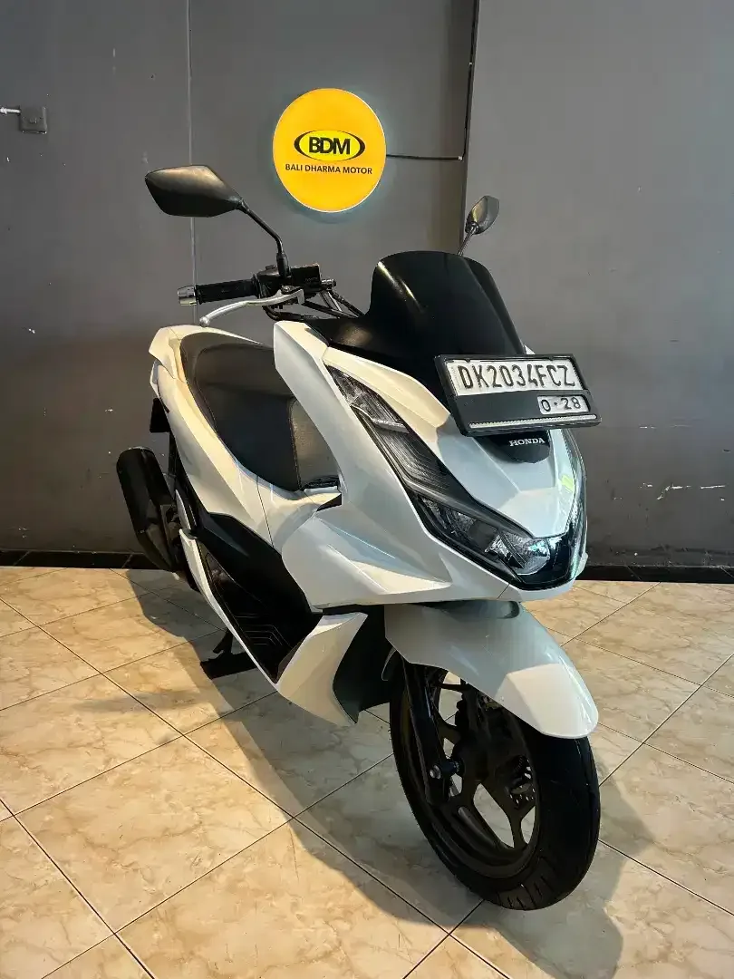 DP 3,5 JT / BUNGA MENURUN 2% / HONDA PCX 160 TAHUN 2023 - Image 1 of 7