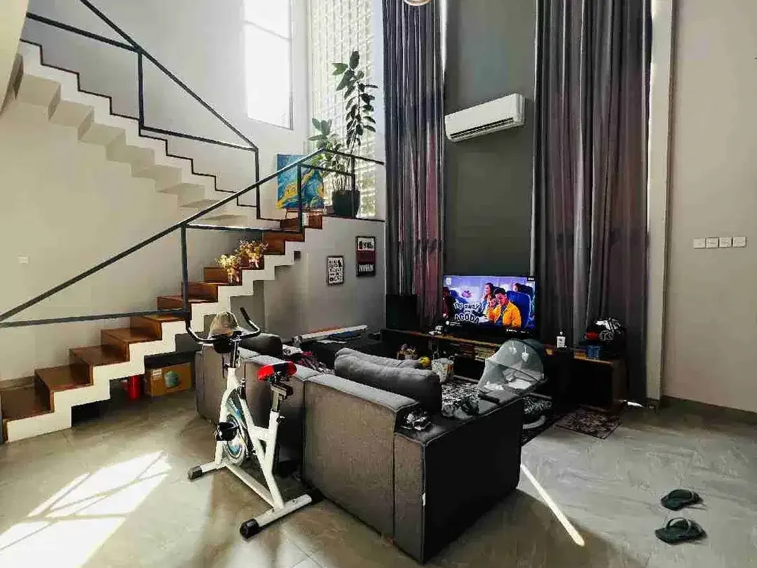 Rumah Modern Minimalis 2 Lantai Dekat Living World - Image 7 of 10