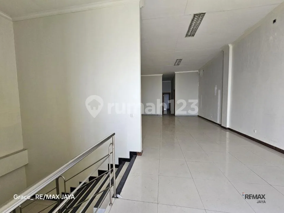 Ruko 3 Lantai 2 Menit ke Pizza Hut Dijual, di Denpasar Barat - Image 2 of 4