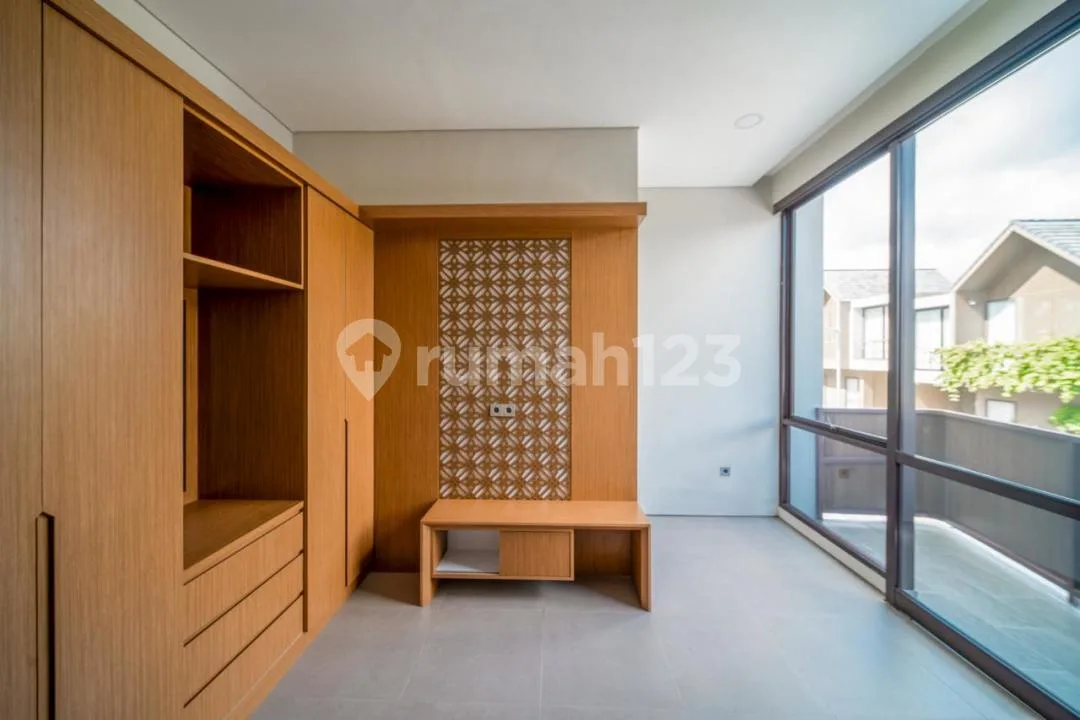 Rumah 2br.one Gate Sistem 2 Menit Taman Rama School Fully Furnish - Image 2 of 4