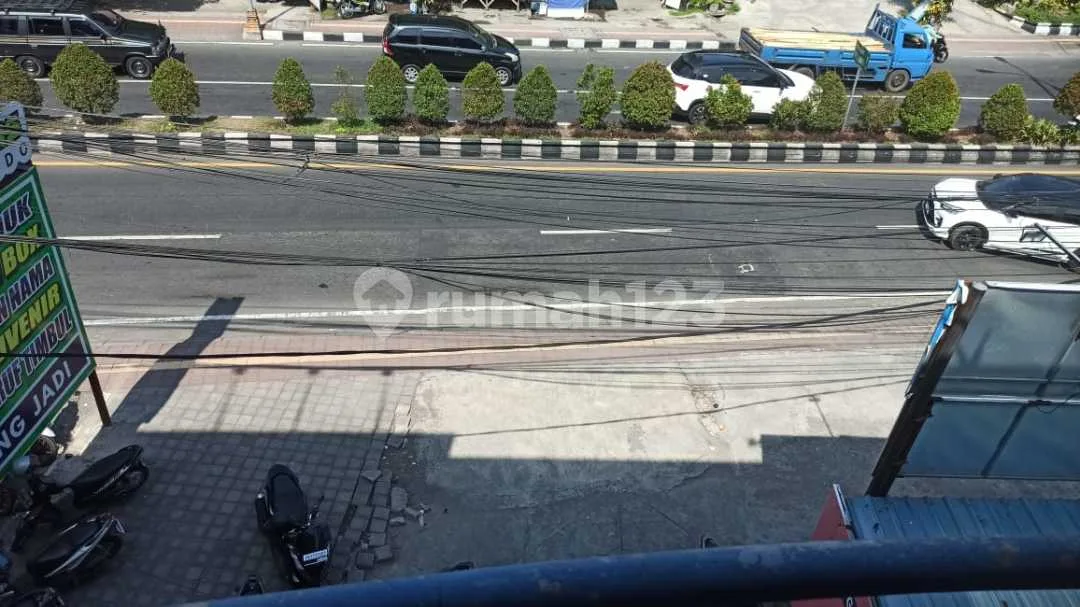 Dijual ruko 3 lantai berlokasi di pinggir jalan utama Gatsu Timur - Image 3 of 4