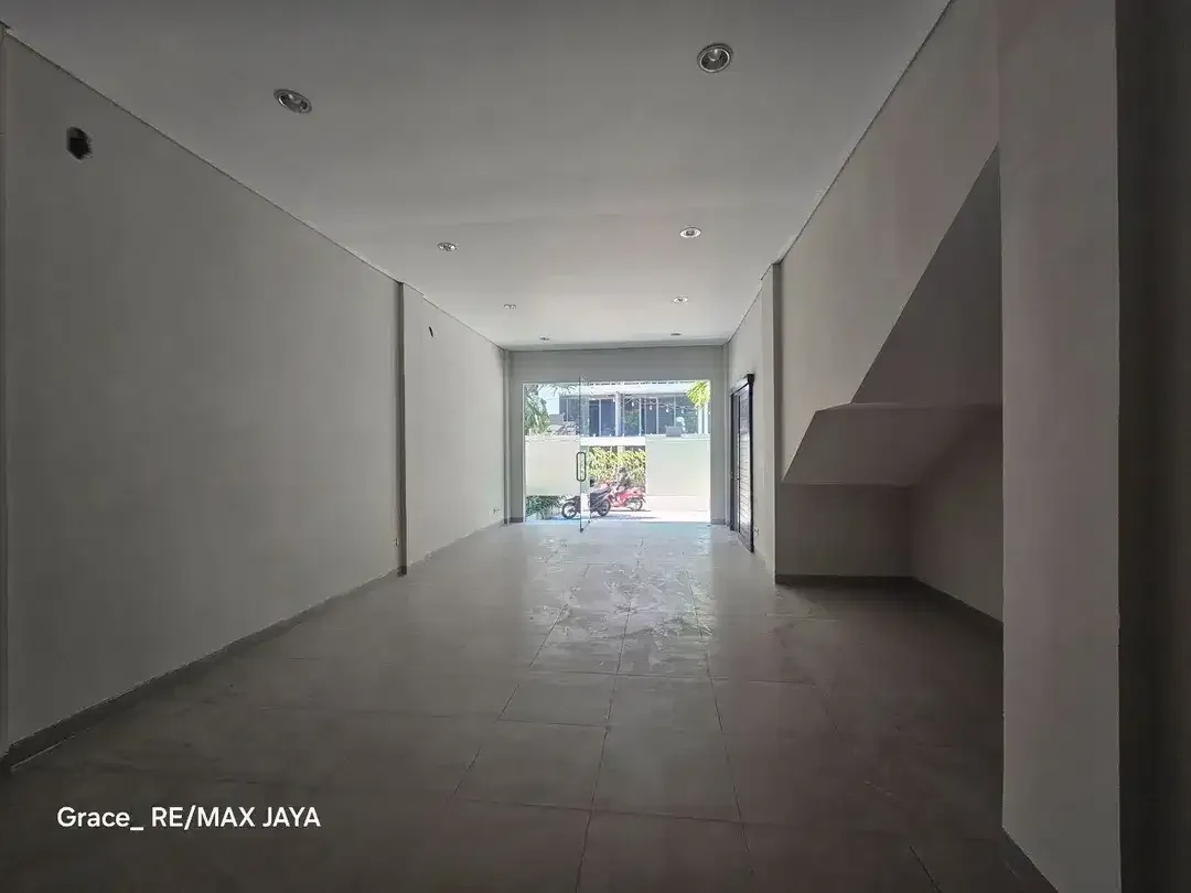 Modern 2-Storey Commercial Building For Rent In Premium Canggu - Image 4 of 9