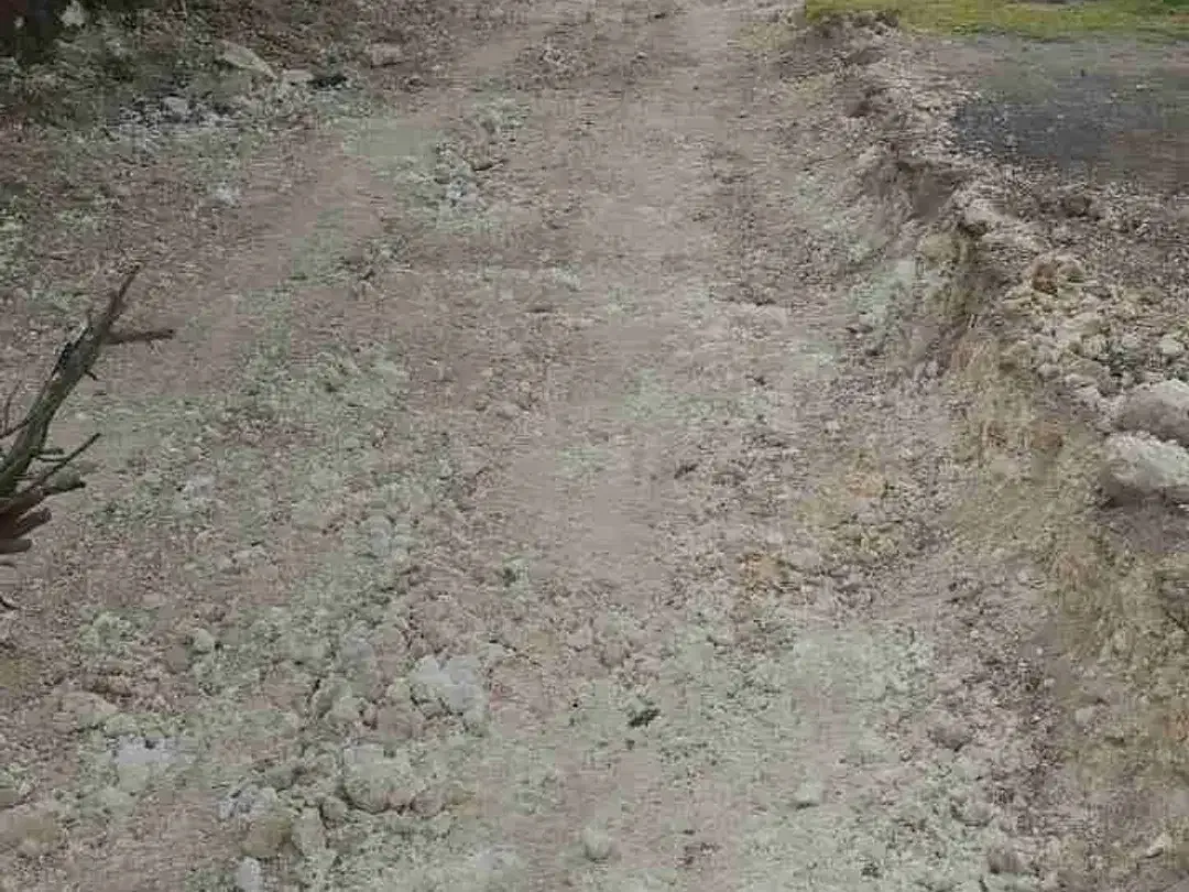 Di jual lahan baru di buka desa kutuh Badung sangat cocok untuk komersil bisa ambil plot kecil - Image 2 of 8
