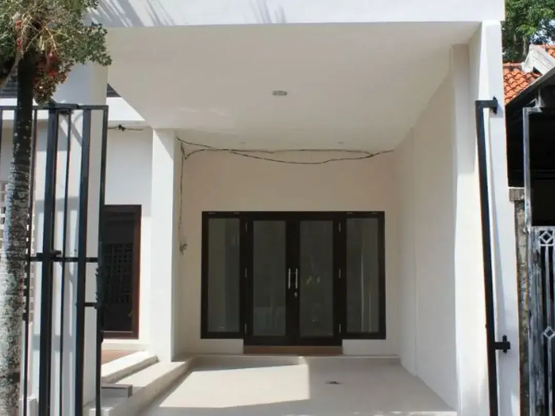 RUMAH MODERN IN PRESTIGIOUSE PURI GADING JIMBARAN - Image 2 of 10