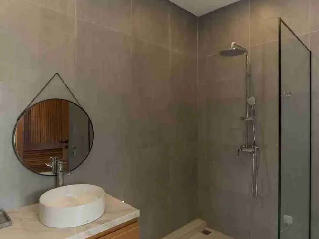 Villa strategis Tropis modern Tumbak Bayuh Pererenan Bali - Image 6 of 10