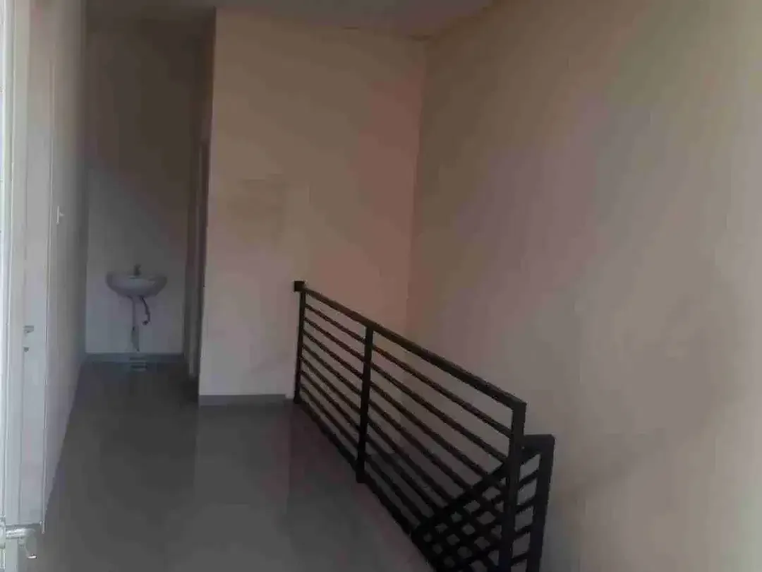 DIJUAL DAN DISEWA RUMAH LANTAI 2 DEKAT KAMPUS INSTIKI DAN UNDIKNAS PANJER - Image 6 of 10