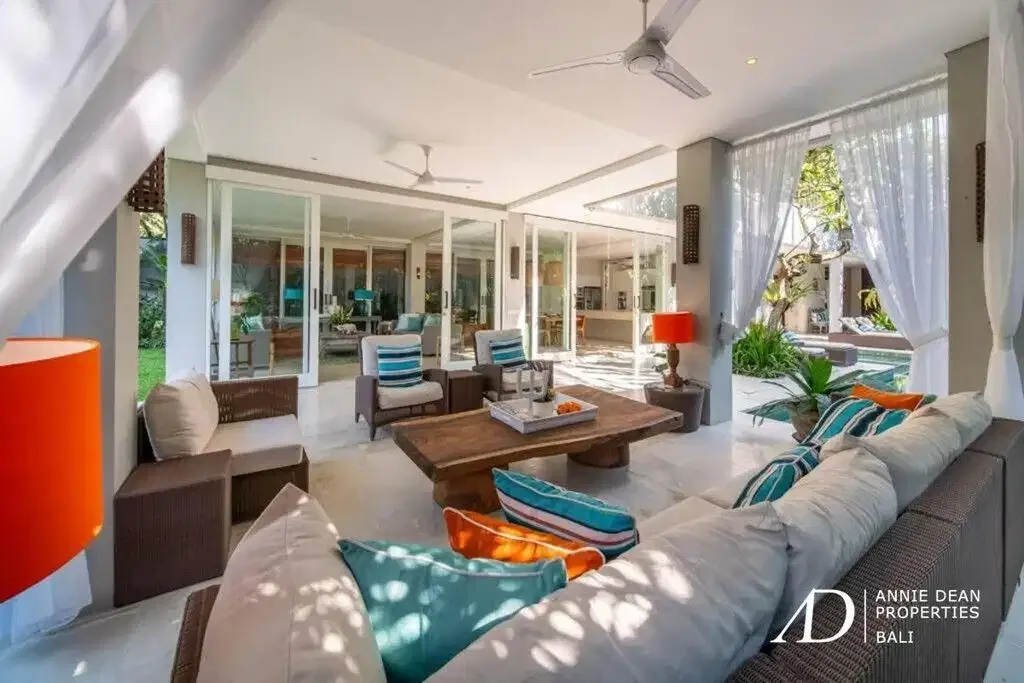 LEASEHOLD | 4-BEDROOM VILLA IN PRIME BERAWA, WALK TO THE BEACH - Image 6 of 10