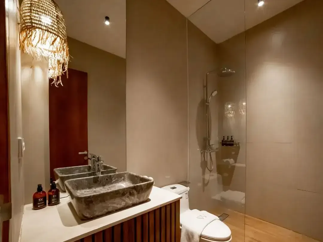 Luxury 1-Br Loft Apartment For 37-Year Leasehold In Canggu, Badung - Image 5 of 6