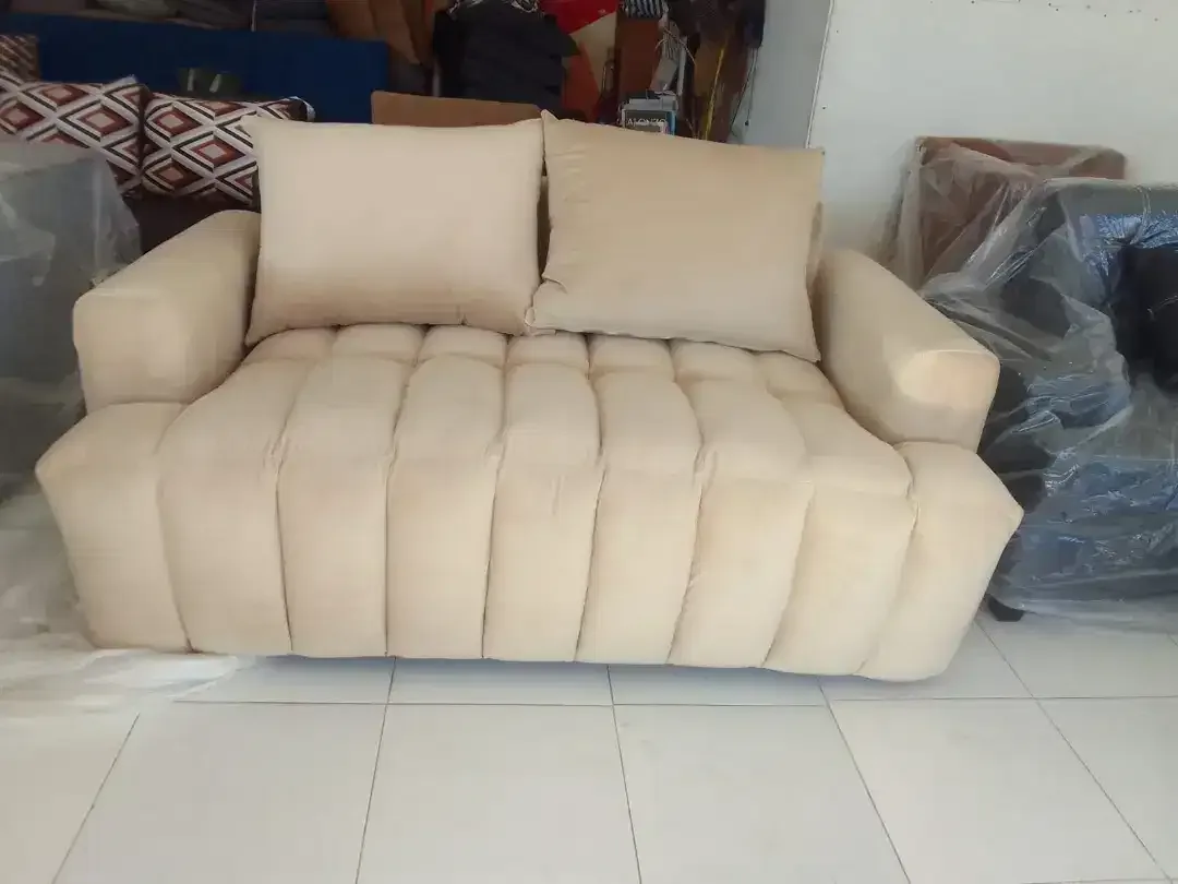 Sofa 2 dudukan Kualitas Villa, Terima Service Sofa ,Servis Kursi Makan - Image 1 of 5