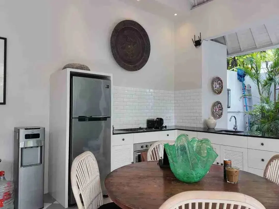 DIJUAL  VILLA FULL FURNISH  DEKAT PANTAI SEMINYAK PK - Image 9 of 10