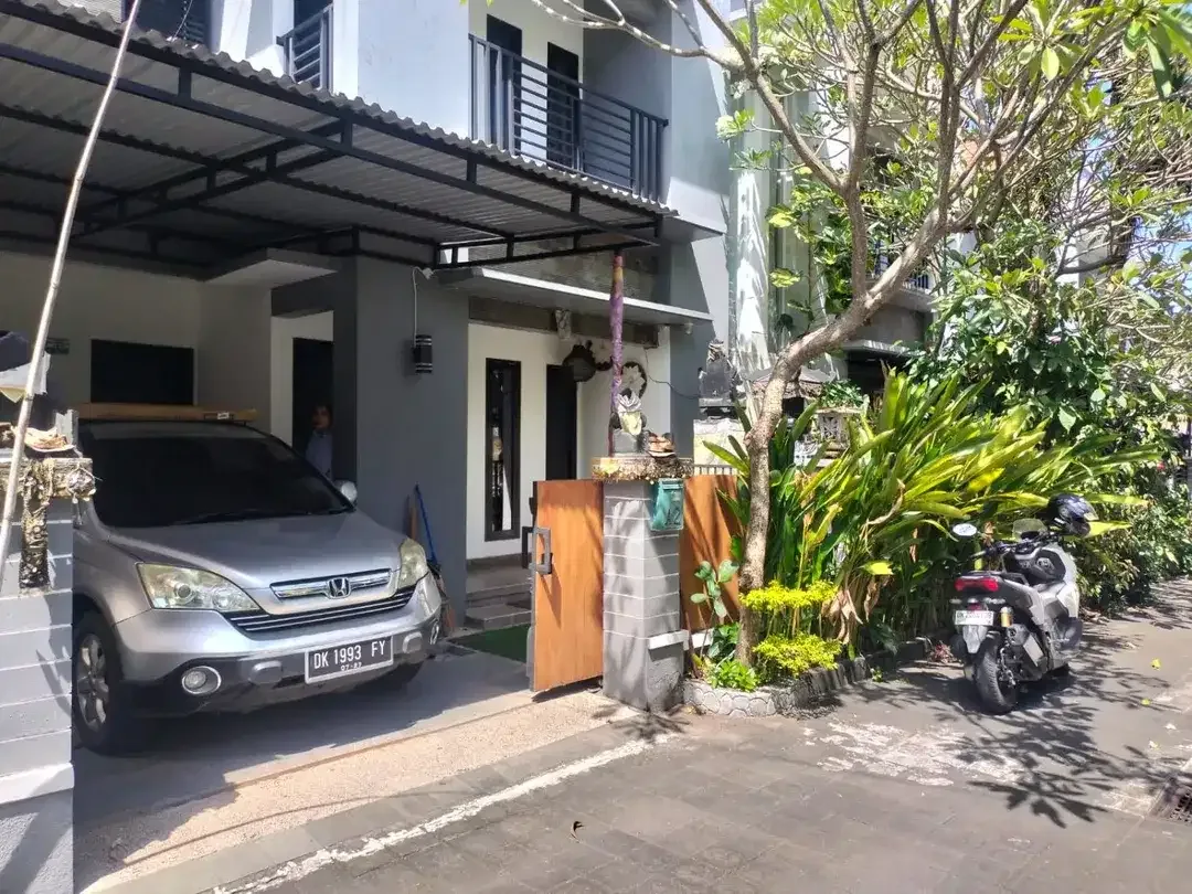 DISEWAKAN RUMAH FULLY FURNISHED – JL. RAYA MUDING, PADANGSAMBIAN, DENPASAR - Image 3 of 10