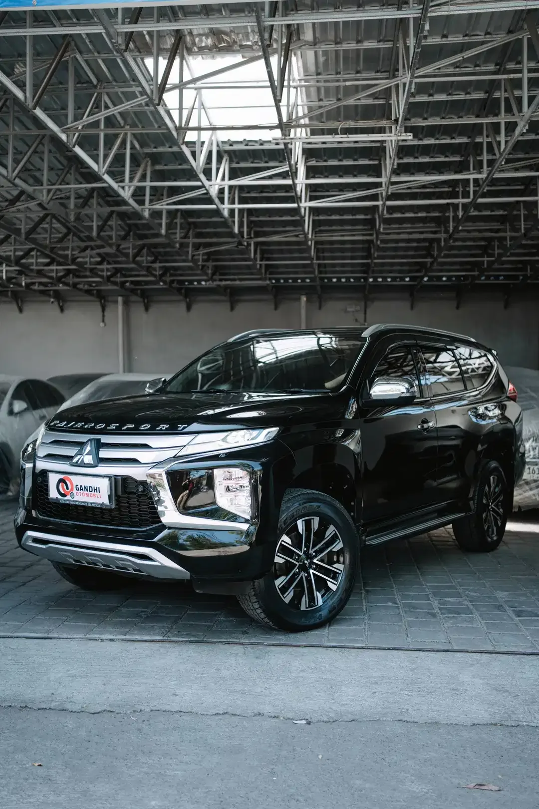 PAJERO SPORT DAKAR 2.4 DIESEL AT 2021 - Image 3 of 10
