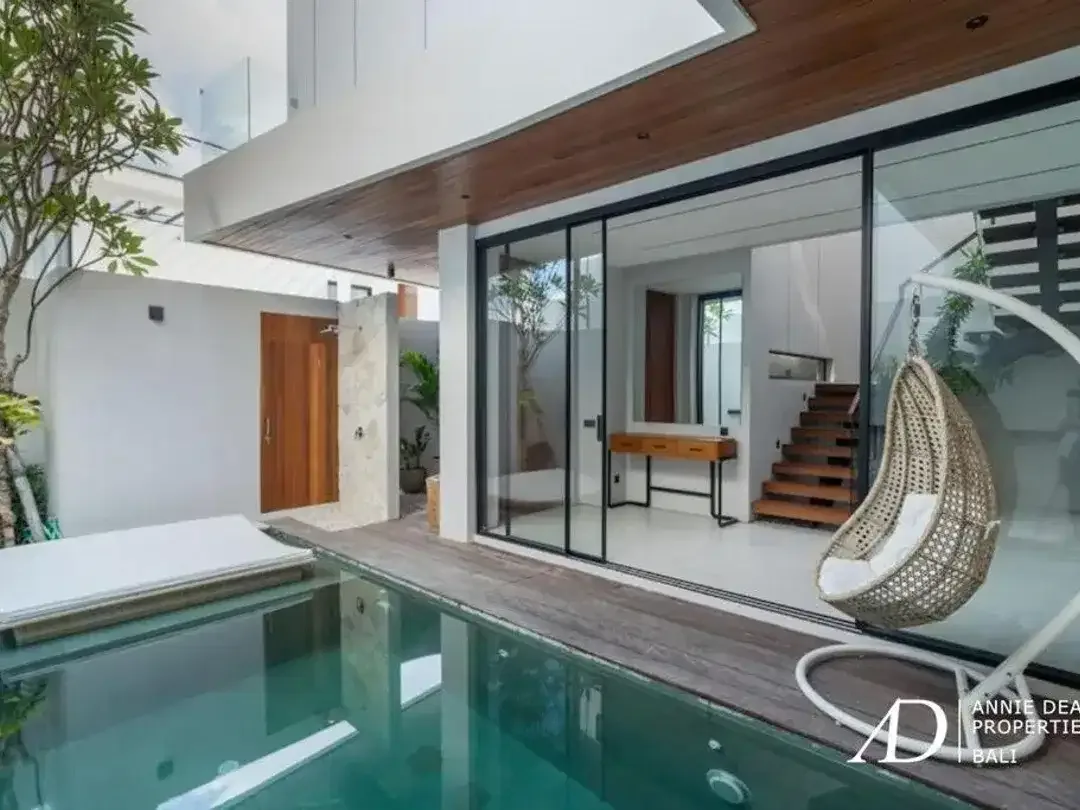 LEASEHOLD | CONTEMPORARY 2-BEDROOM VILLA WITH HIGH ROI IN UMALAS - Image 1 of 10