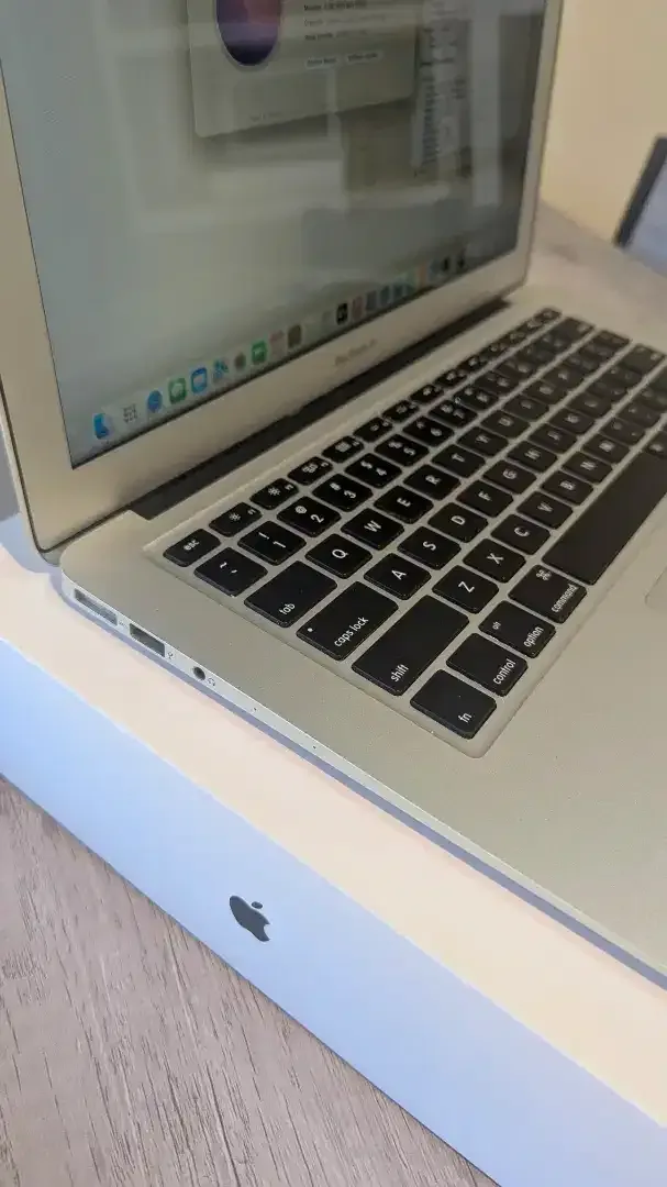 MACBOOK AIR 2017 8/256GB - Image 3 of 7