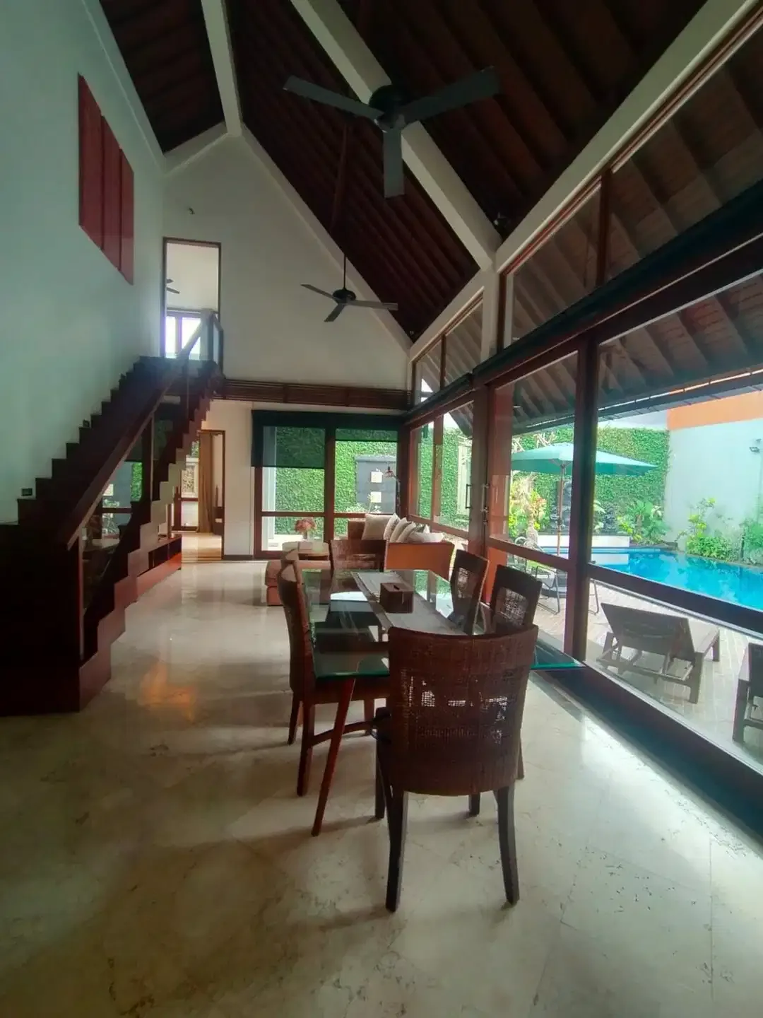 Dijual / Disewakan – Vila Mewah 3 Kamar Tidur di Umalas, Kerobokan - Image 5 of 10