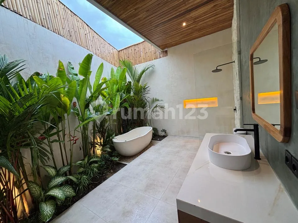 Luxury Modern Villa In Munggu - 10 Minutes To Seseh Beach - Image 3 of 4