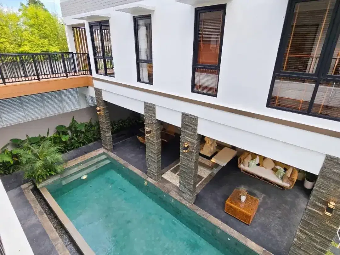 Dijual Villa Premium Berawa Canggu Dekat Pantai - Image 1 of 10