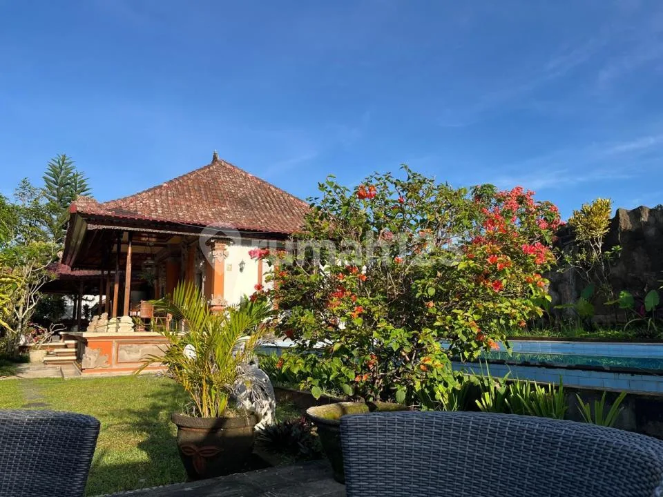 Villa dengan Desain Bali Tradisional Modern Asri - Image 2 of 4