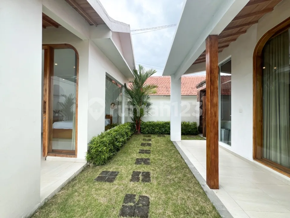 Big Garden Villa 2 Bedrooms Cemagi - Image 3 of 4