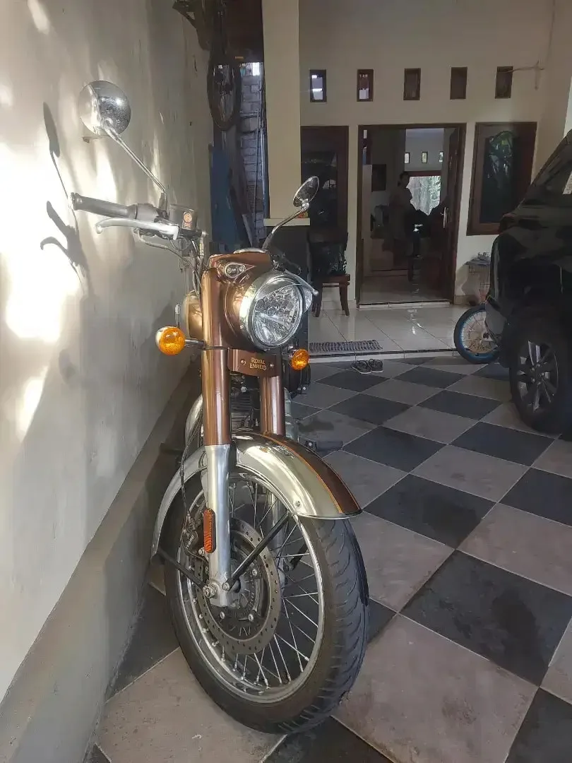 Dijual murah Royal Enfield Classic Reborn Chrome Bronze 2023 - Image 2 of 4