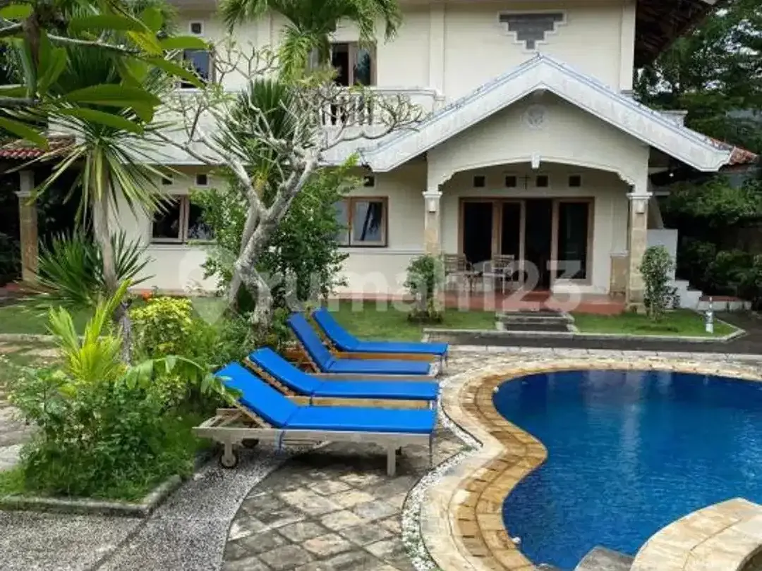 Dijual Villa 3 Lantai Full Furnished View Ocean dan Jalan Tol - Image 2 of 10