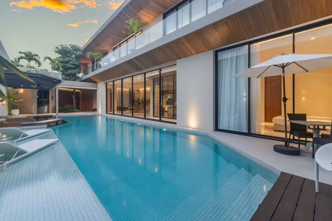 FOR SALE BRANCH NEW VILLA READY  FULLY FURNISHED DI UMALAS SEMINYAK - Image 1 of 10