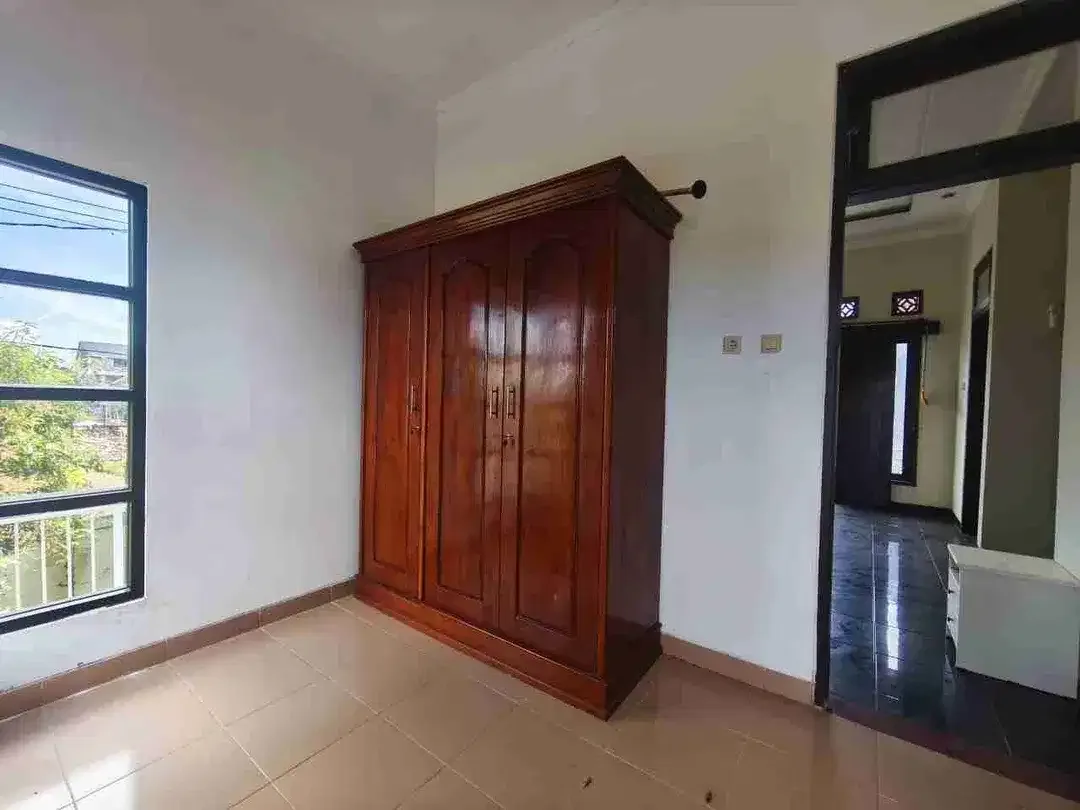 Rumah View Sawah Full Furnished Gunung Salak Kerobokan 2 Lantai - Image 5 of 10