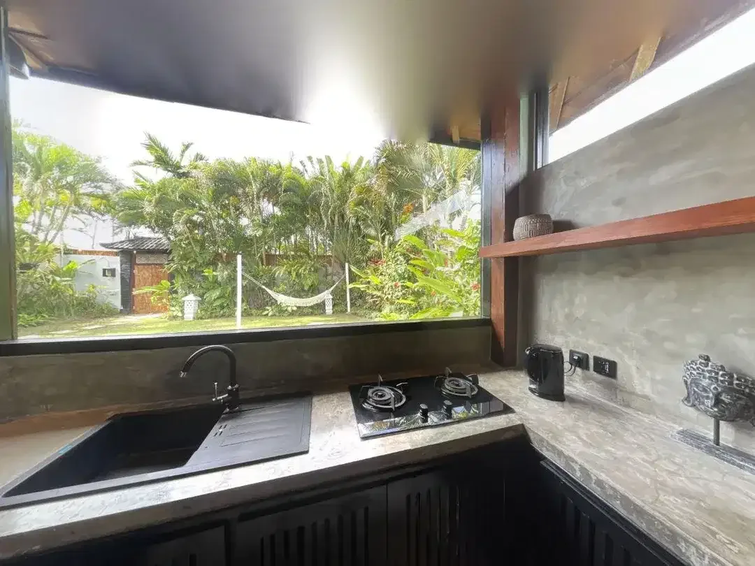 Leasehold - Seaside Serenity Discover Exquisite Living in Our Joglo Villa Canggu - Image 6 of 8