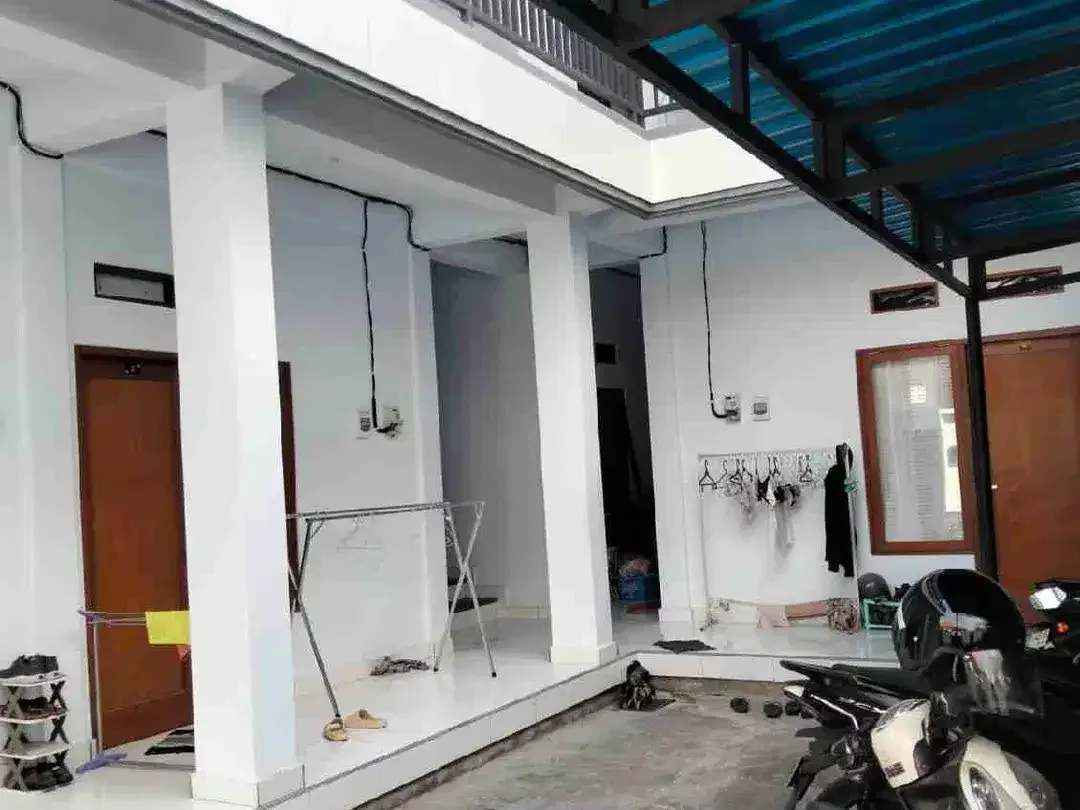 Dijual rumah kost lantai 2 full penghuni lokasi dalung Kaja dekat buduk masih baru belum ada setahun - Image 2 of 7