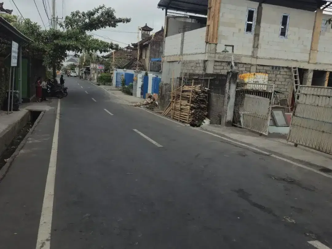 tanah 916 m² + bangunan gudang di lokasi premium cargo denpasar utara, cocok untuk gudang, kantor, dan tempat usaha - Image 1 of 6