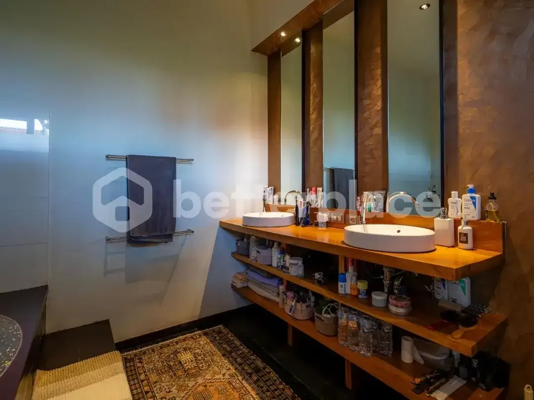 Spacious Freehold Family Villa in Jimbaran with Large Garden and Private Pool - Image 6 of 10