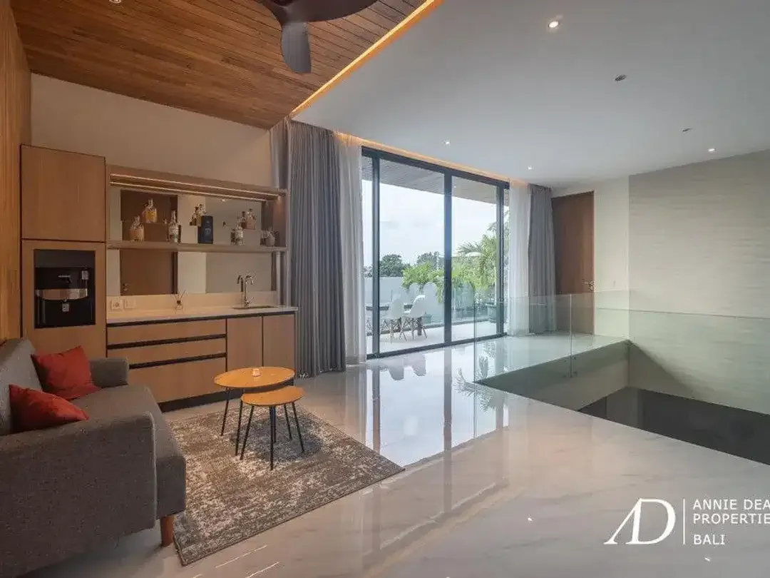 FREEHOLD | NEWLY COMPLETED LUXURY VILLA IN PRESTIGIOUS UMALAS ESTATE - Image 6 of 10