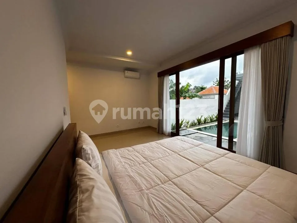 Villa Lokasi Strategis dengan Rooftop View Jungle di Padonan - Image 3 of 4