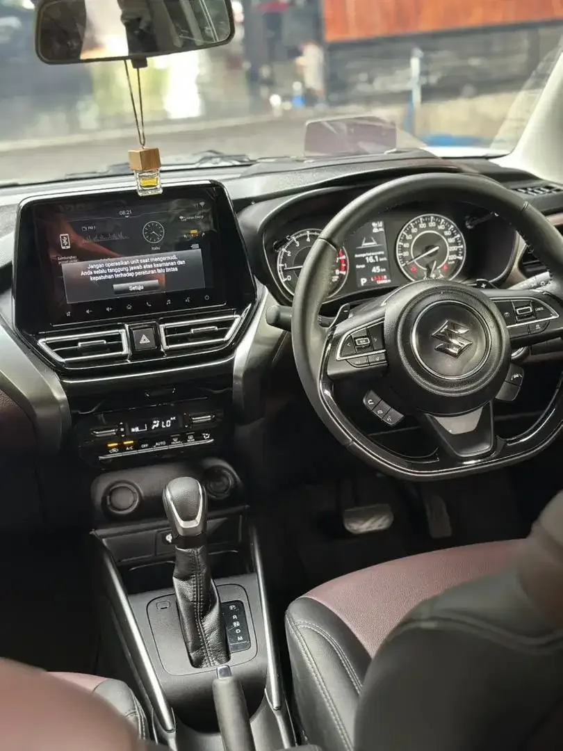 FRONX SGX 2025 HYBRID MATIC ASLI BALI LOW KM SEPERTI BARU - Image 9 of 10